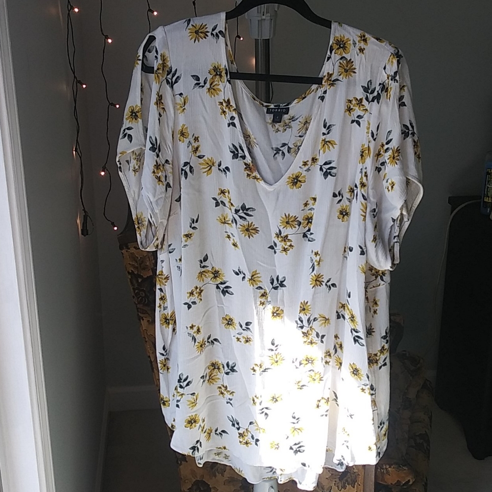 Cold Shoulder Flower Top